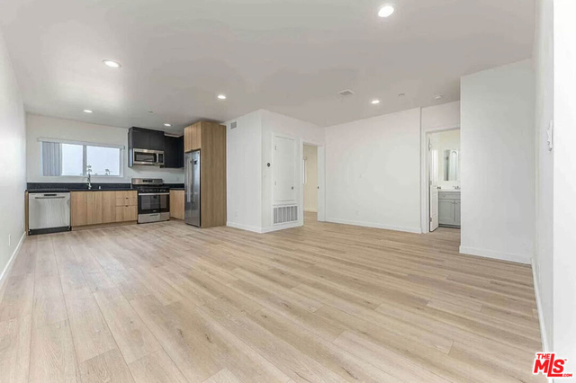 2101 S Burnside Avenue - Photo 1