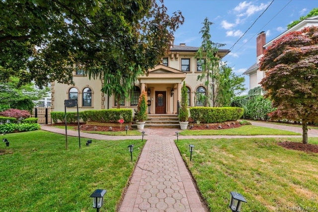 363 Oak Avenue - Photo 1