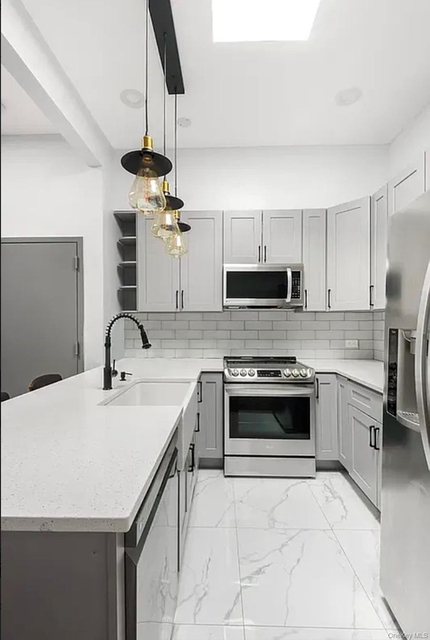 1873 Harman Street - Photo 1