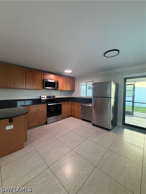 682 108th Avenue N - Photo 1