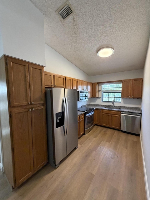 301 Norwood Terrace - Photo 1