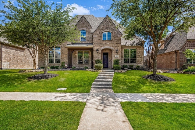 901 Clear Water Drive N - Photo 1