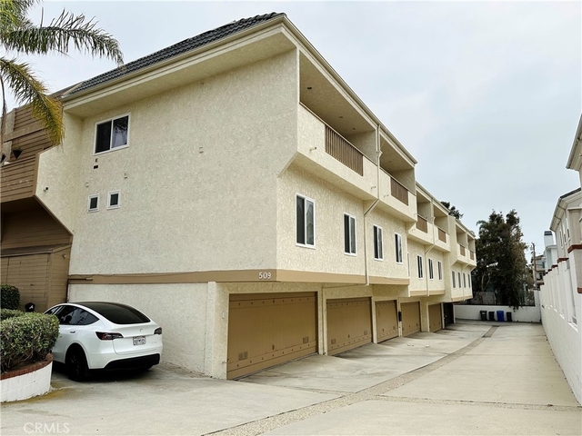 509 N Juanita Avenue - Photo 1