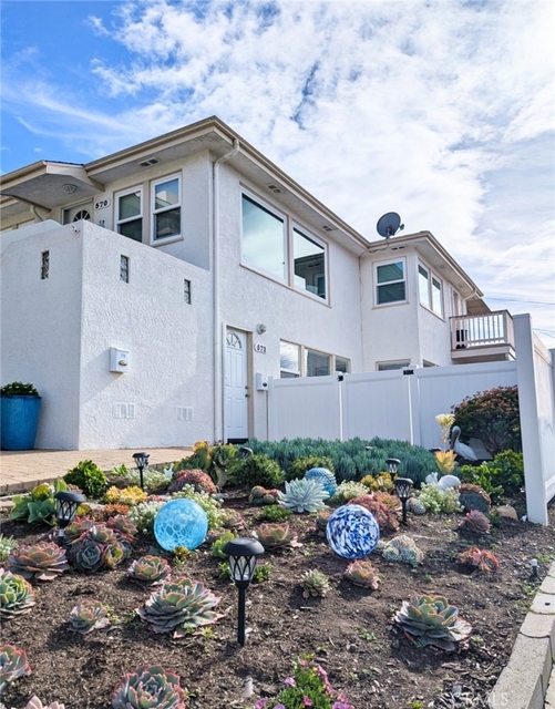 572 Harloe Avenue - Photo 1