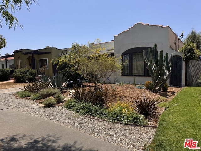 2905 Somerset Drive - Photo 1