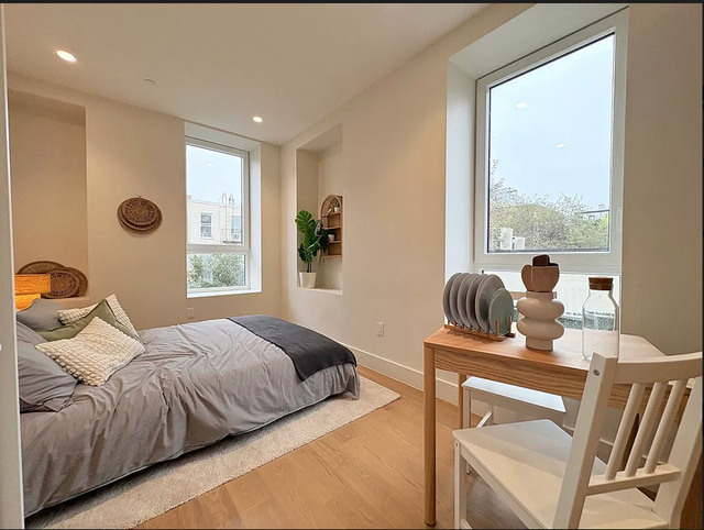 273 20th Street - Photo 1