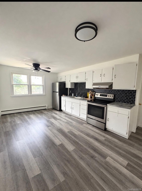 10 Rockland Avenue - Photo 1