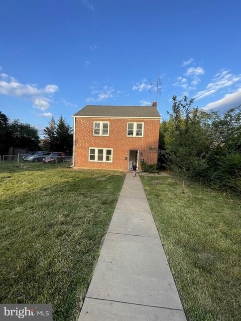 415 Virginia Avenue - Photo 1