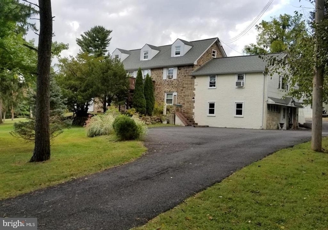 176 Davisville Road - Photo 1