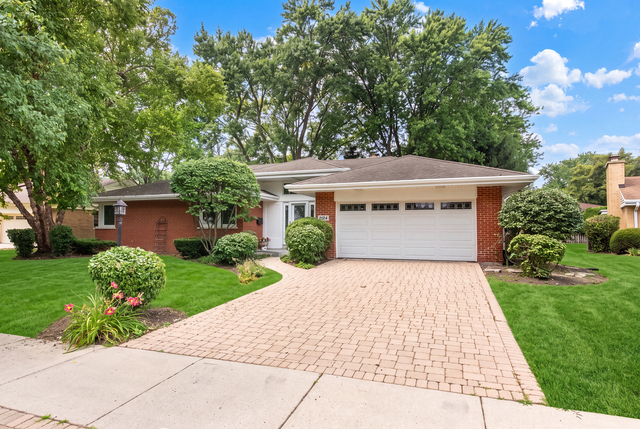 924 Brookline Lane - Photo 1