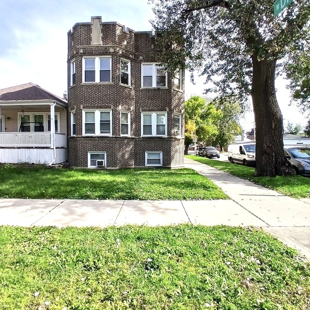 6452 W Dickens Avenue - Photo 1