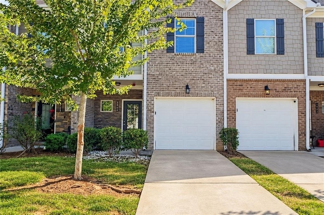 1800 Old Dogwood - Photo 1