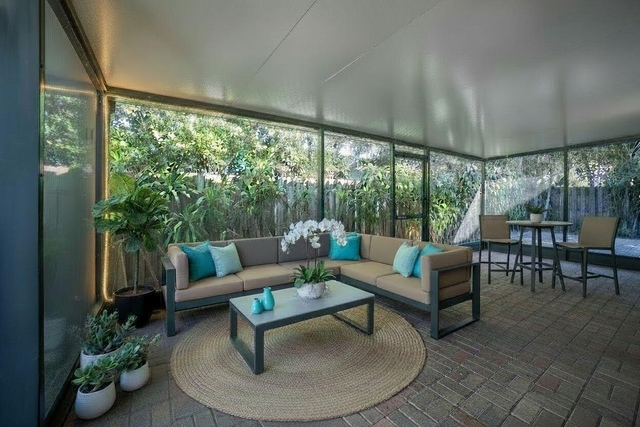 2000 Ne 18th Street - Photo 1