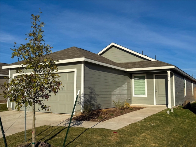 3915 Selawik Street - Photo 1
