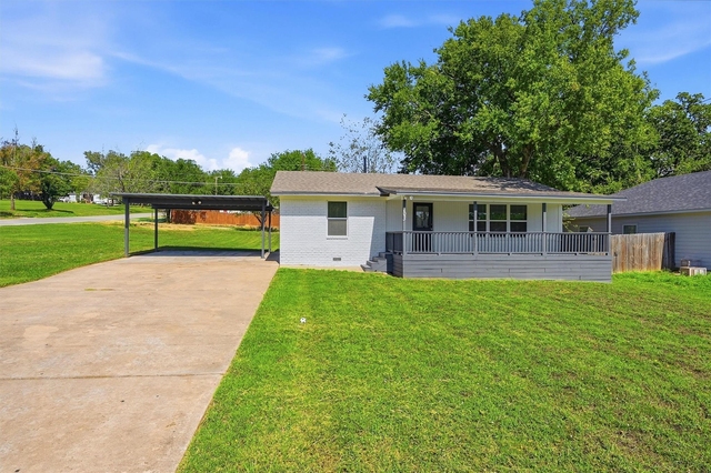 703 E Sears Street - Photo 1