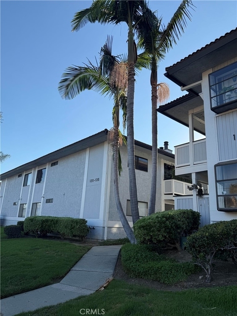 135 S Poplar - Photo 1