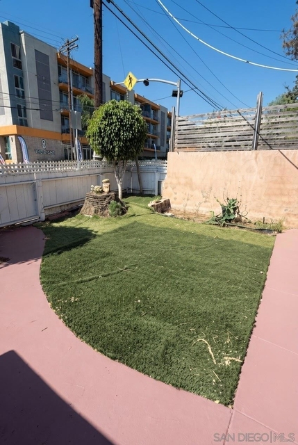 1205 E 8th - Photo 1