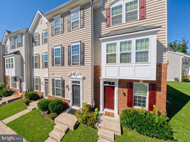 702 River Crest Way - Photo 1