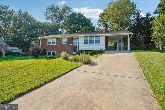 10316 Monroe Court - Photo 1