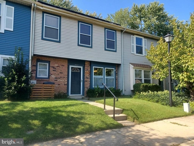 403 Roberts Lane - Photo 1