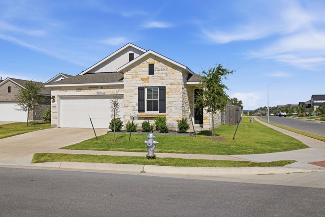 104 Ladolia Ln - Photo 1