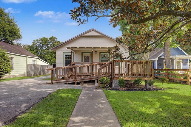 304 Foster Street - Photo 1