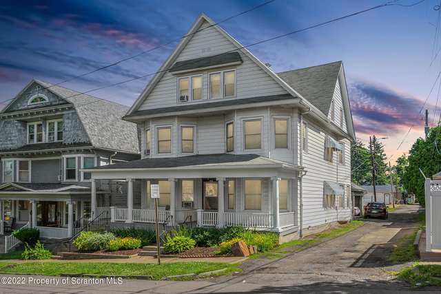 1015 E Gibson Street - Photo 1