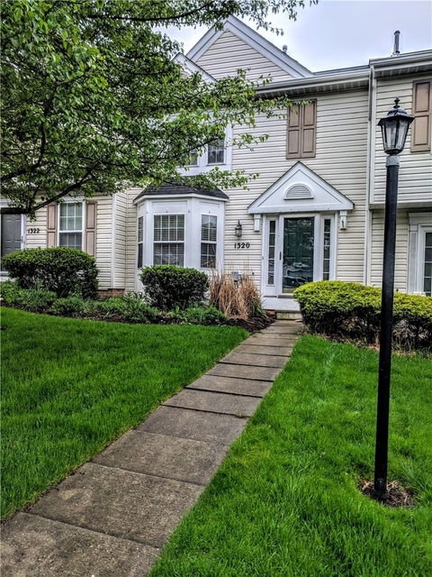 1320 Meadowbrook - Photo 1