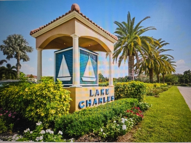 677 Sw Andros Circle - Photo 1