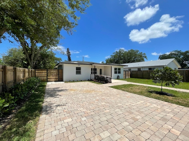 1564 Sw 28th Terrace - Photo 1