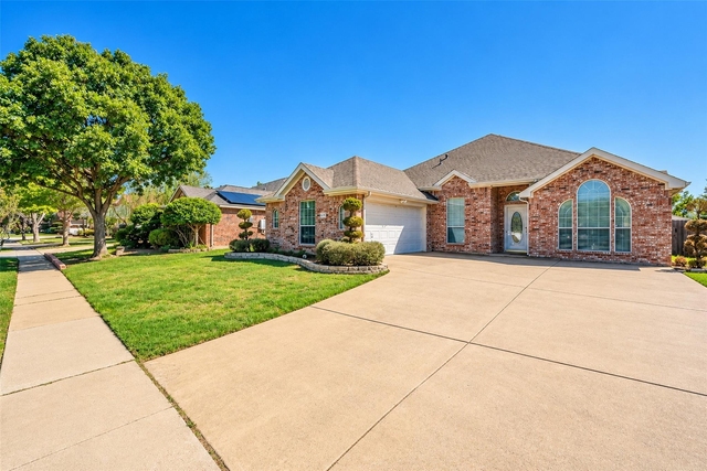 5121 Yaupon Drive - Photo 1