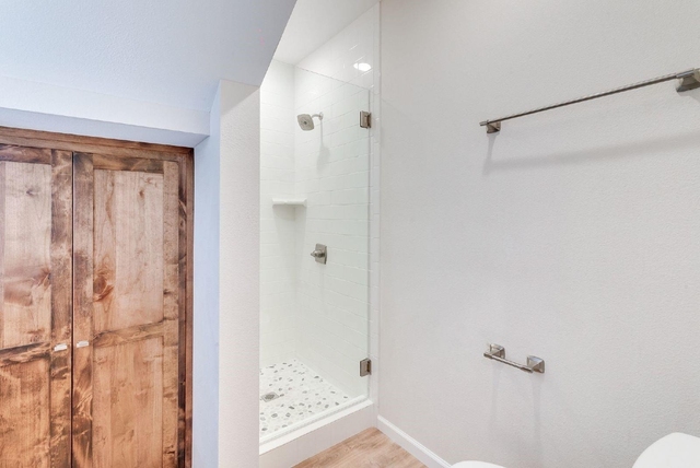 216 S Devine Street - Photo 1