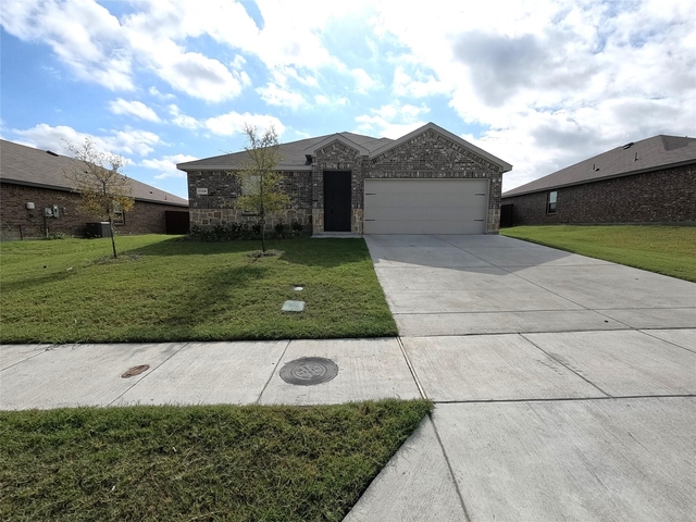 1148 Samantha Drive - Photo 1