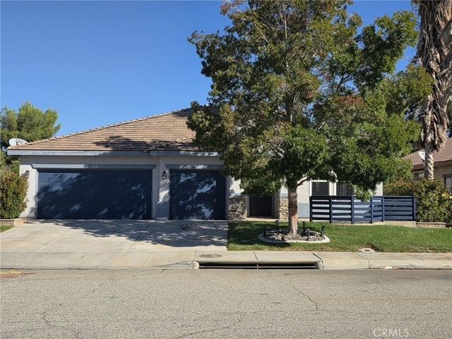 3443 Fairgreen - Photo 1