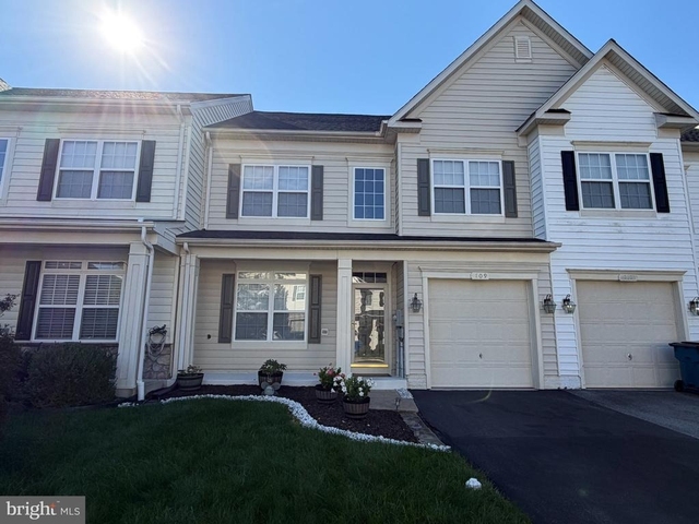 109 Quinton Oaks Circle - Photo 1