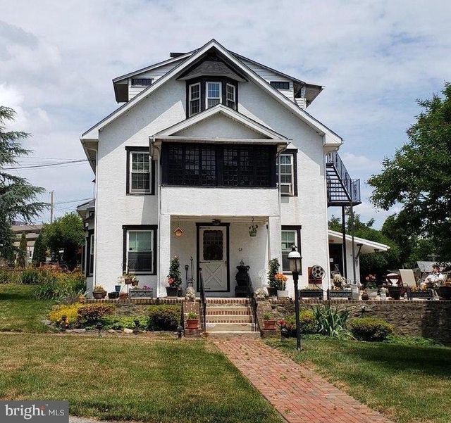 9 Princeton Avenue - Photo 1