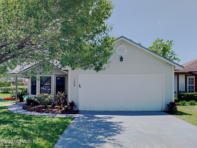1689 Ashwood Circle - Photo 1