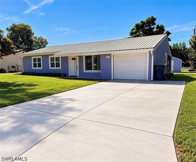 4031 S Edgewater Circle - Photo 1
