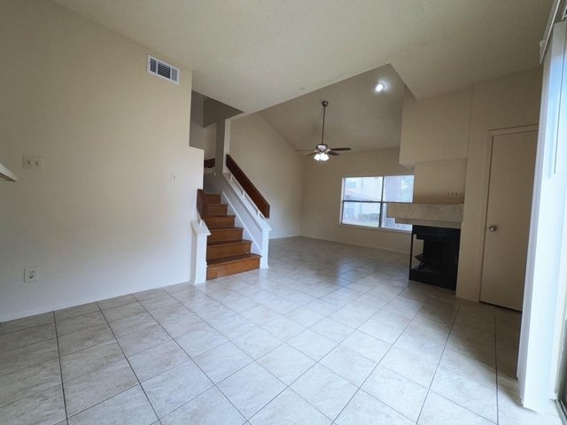 7900 Bissonnet Street - Photo 1