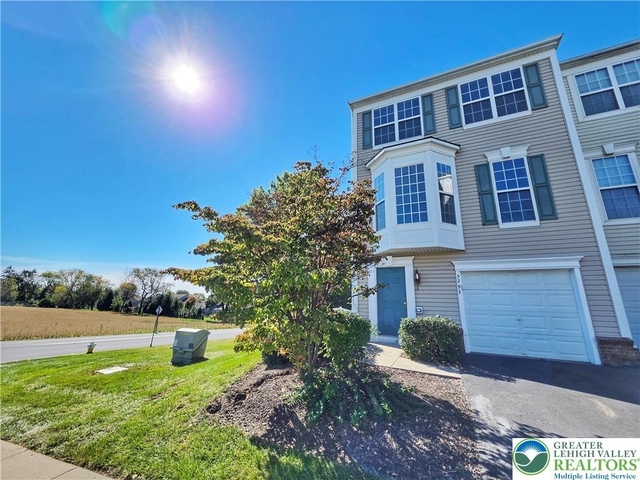 5293 Chandler Way - Photo 1