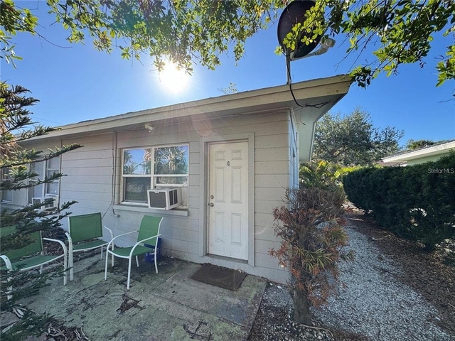 1400 The Rialto - Photo 1
