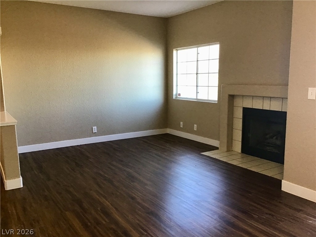 1676 Normandy Way - Photo 1