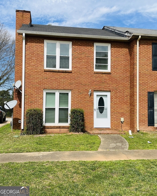 675 Redland Drive - Photo 1