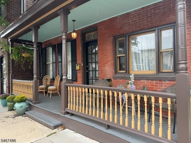 65 Coryell St - Photo 1