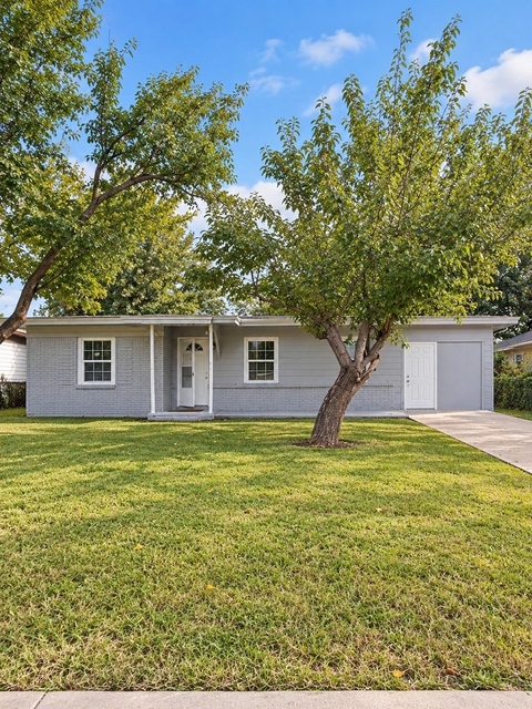 718 Susan Drive - Photo 1