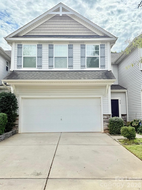 615 Samet Street - Photo 1