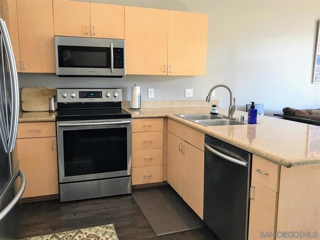 1501 Front St - Photo 1