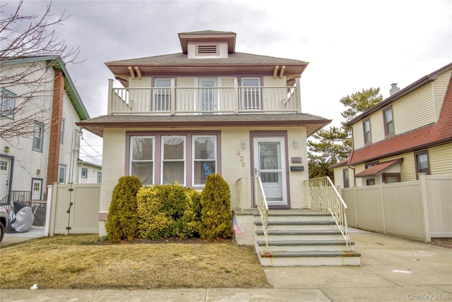 439 W Walnut Street - Photo 1