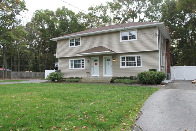448 Terry Boulevard - Photo 1