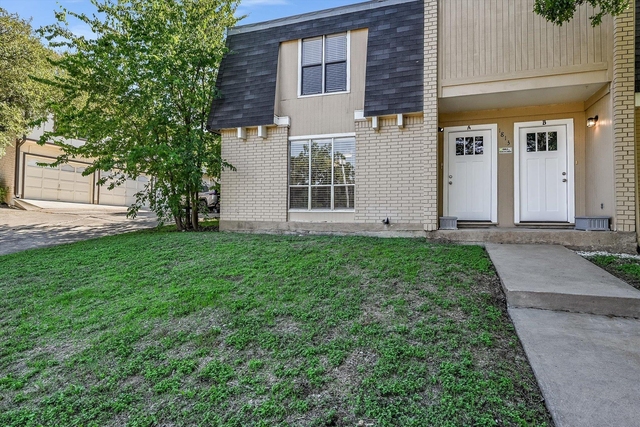 1813 Woodland Ave - Photo 1